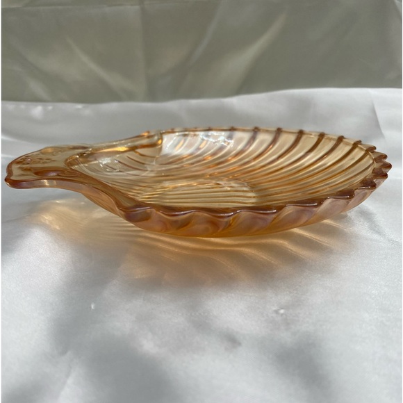 EUC IRIDESCENT AMBER CARNIVAL GLASS SEASHELL SHAPED TRINKET/CANDY/RELISH DISH - Picture 2 of 6